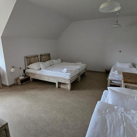 Dvur Perlova Voda Budyne nad Ohri Экстерьер фото