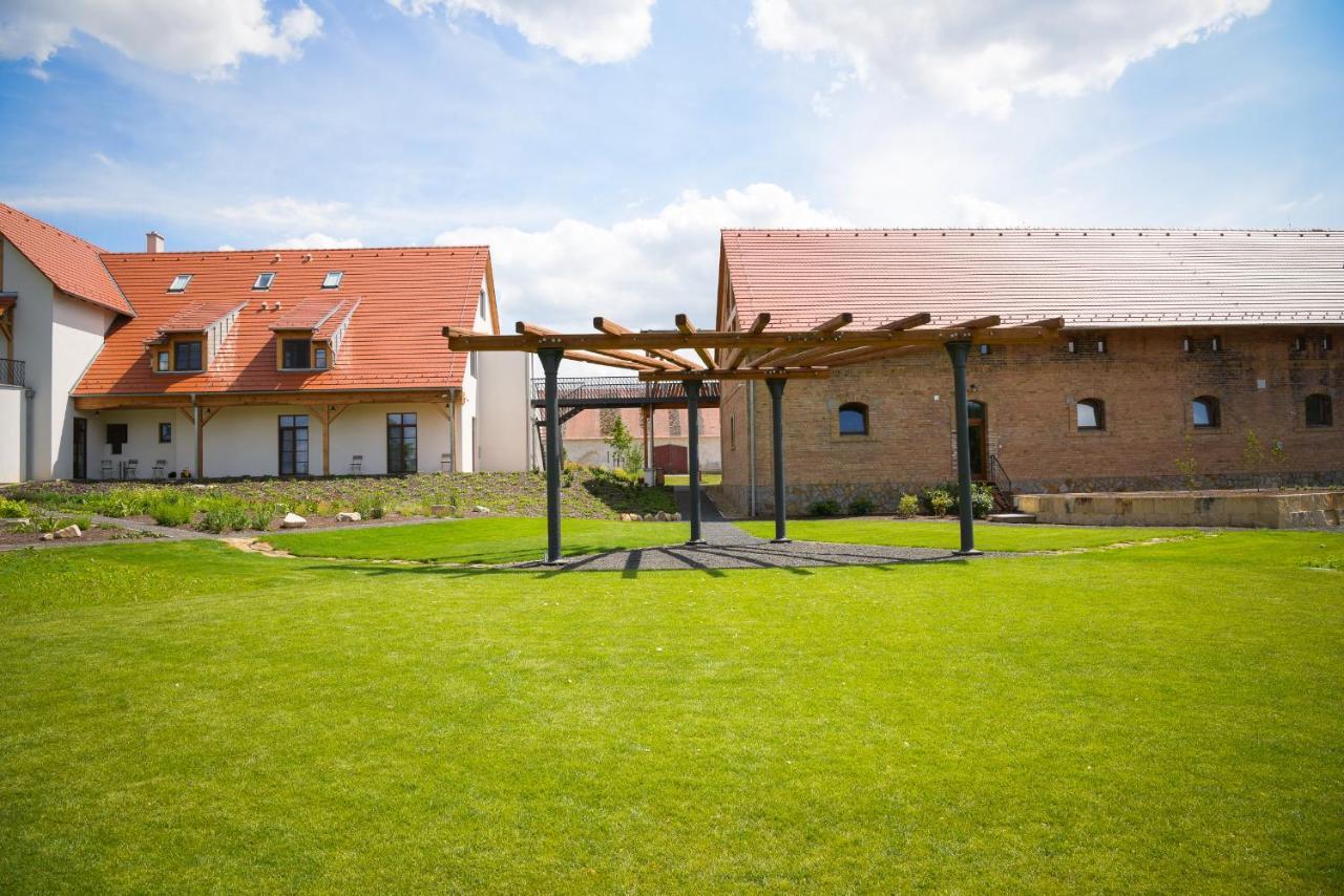Dvur Perlova Voda Budyne nad Ohri Экстерьер фото